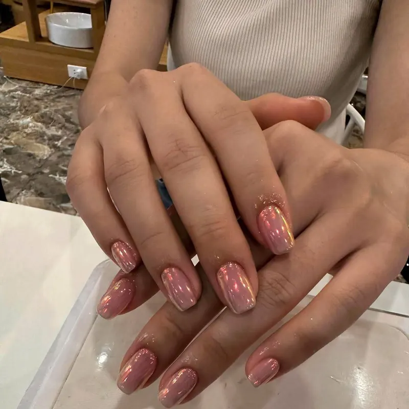 LENA Nails & Beauty Da Nang — Glazed Chrome Almond · 320K