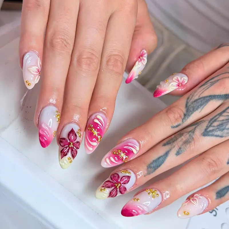 LENA Nails & Beauty Da Nang — Korean Syrup & Gold Art · 200K+